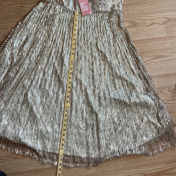 Ivy City Co Gold Midi Dress - Picture 9 of 10